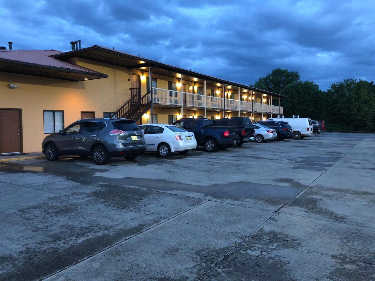 Motor Inns Of America Madisonville Exterior photo